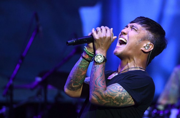 Arnel Pineda problemas de voz: ¿qué le está pasando al cantante de Journey?